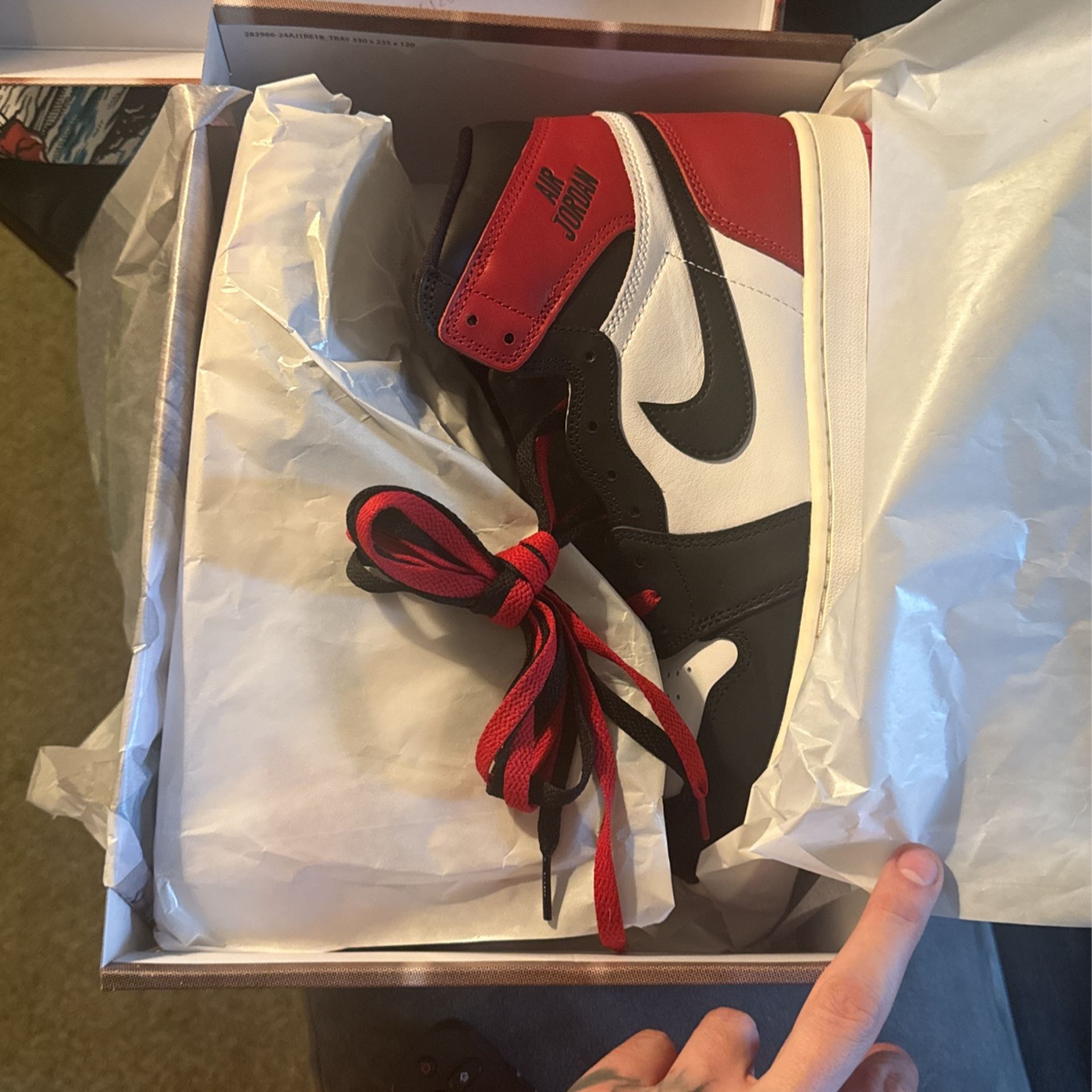 Jordan 1 high black toe