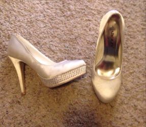 Bride white satin heels silver size 8