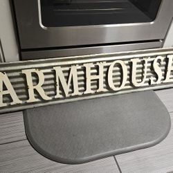 METAL FARMHOUSE SIGN 