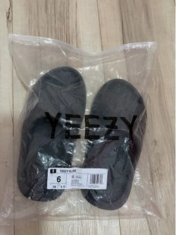 Adidas yeezy slides