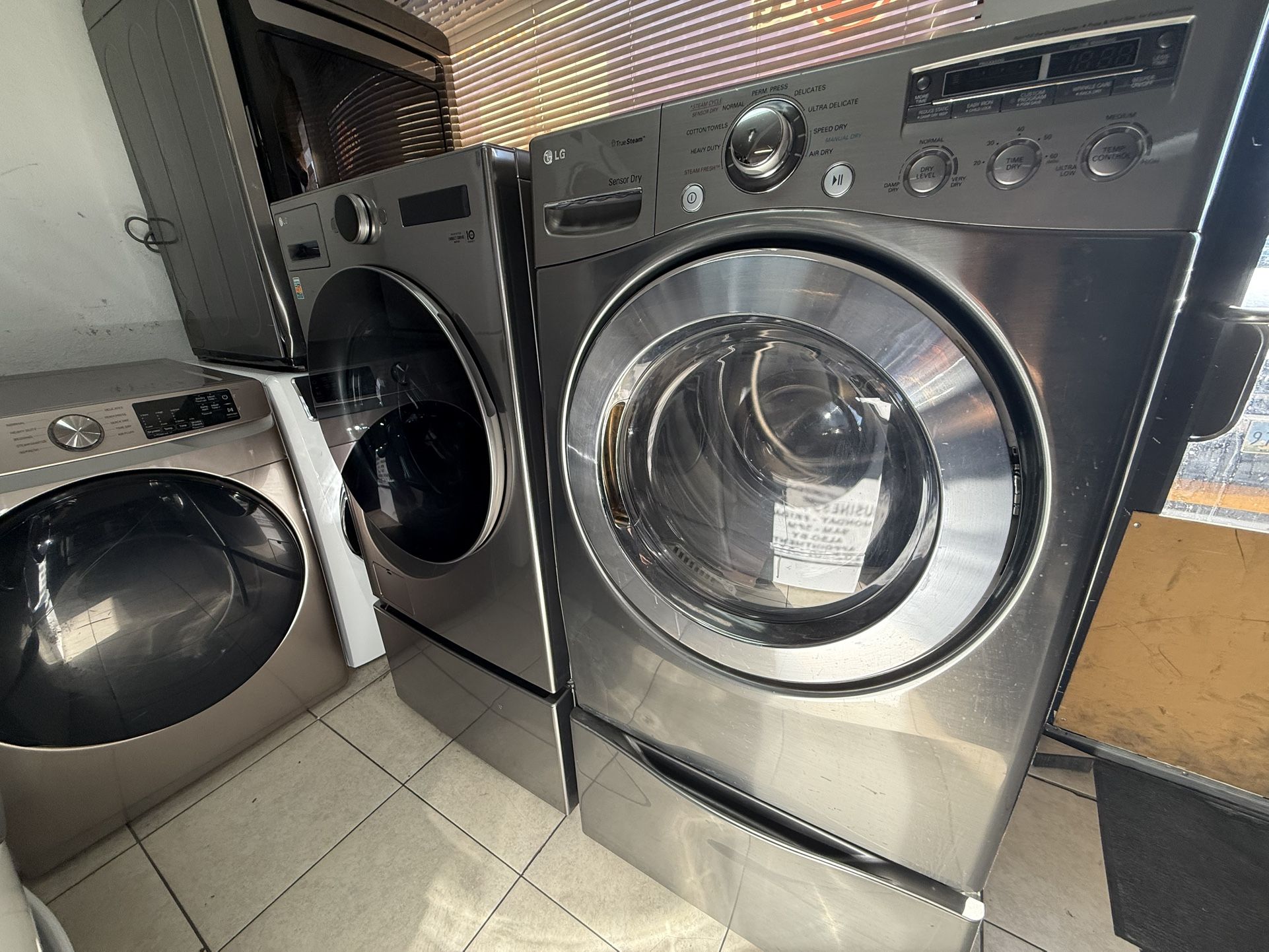 Lg Washer And Gas Dryer Set
