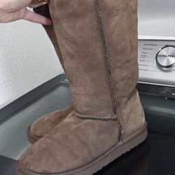 Uggs Boots Women Size 7w