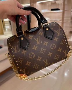 Detachable and adjustable shoulder strap with lock closure canvas hand-held crossbody shoulder bag women's brown