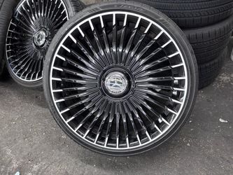 Used set of wheels and tires from GEOVANNA size 22” stagger