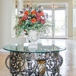 Entrance Table - Free