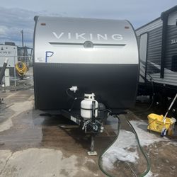 Viking 17 Ft Bunk
