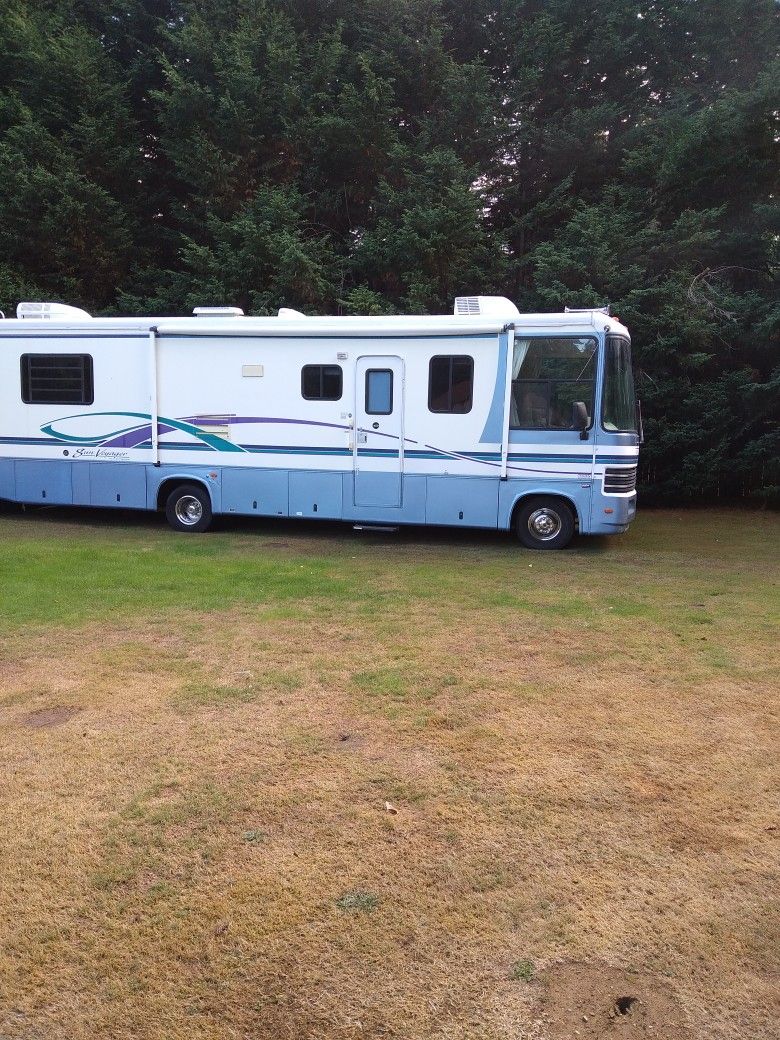 1999 Gulf Steam Motor Home
