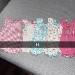 Baby girl clothes 0/6 months