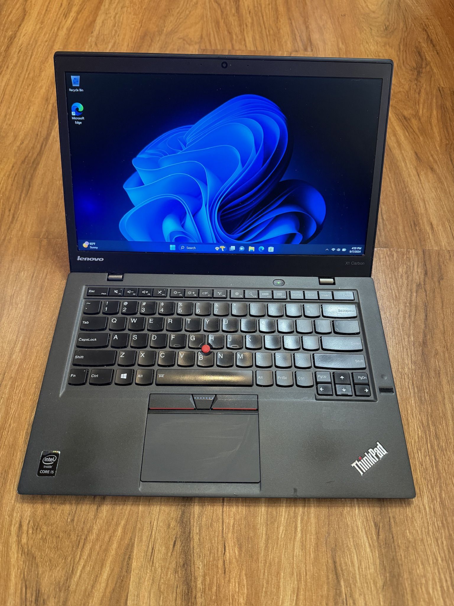 Lenovo ThinkPad X1 Carbon 3rd core i5 5th gen 4GB Ram 256GB SSD Windows 11 Pro 15” HD Screen Laptop with charger in Excellent Working condition!!!!!
