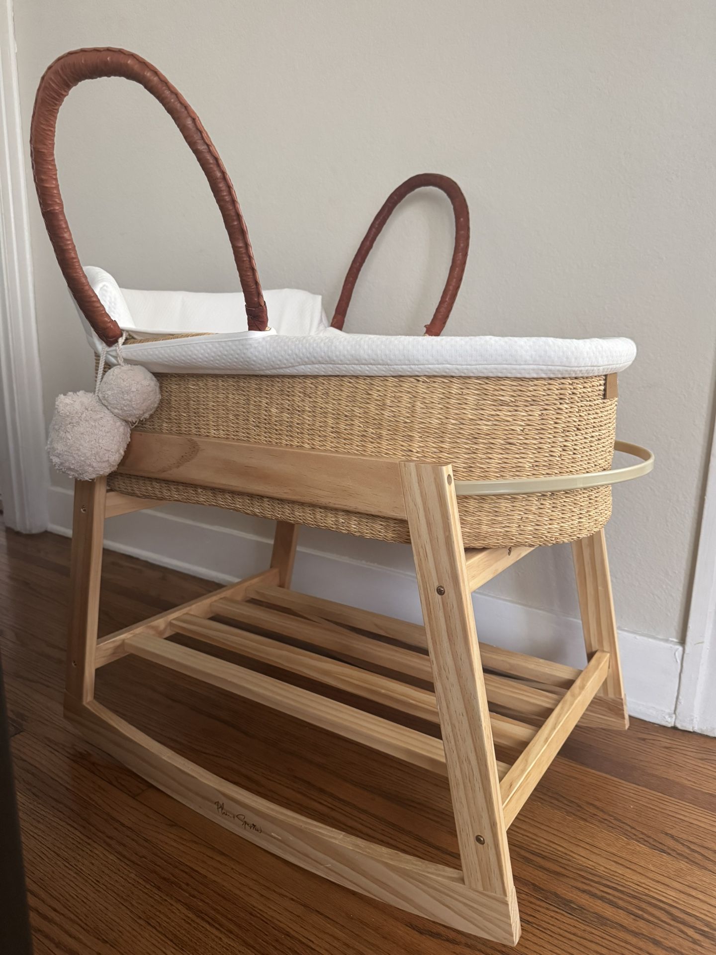 Plum and Sparrow Moses Basket and Stand