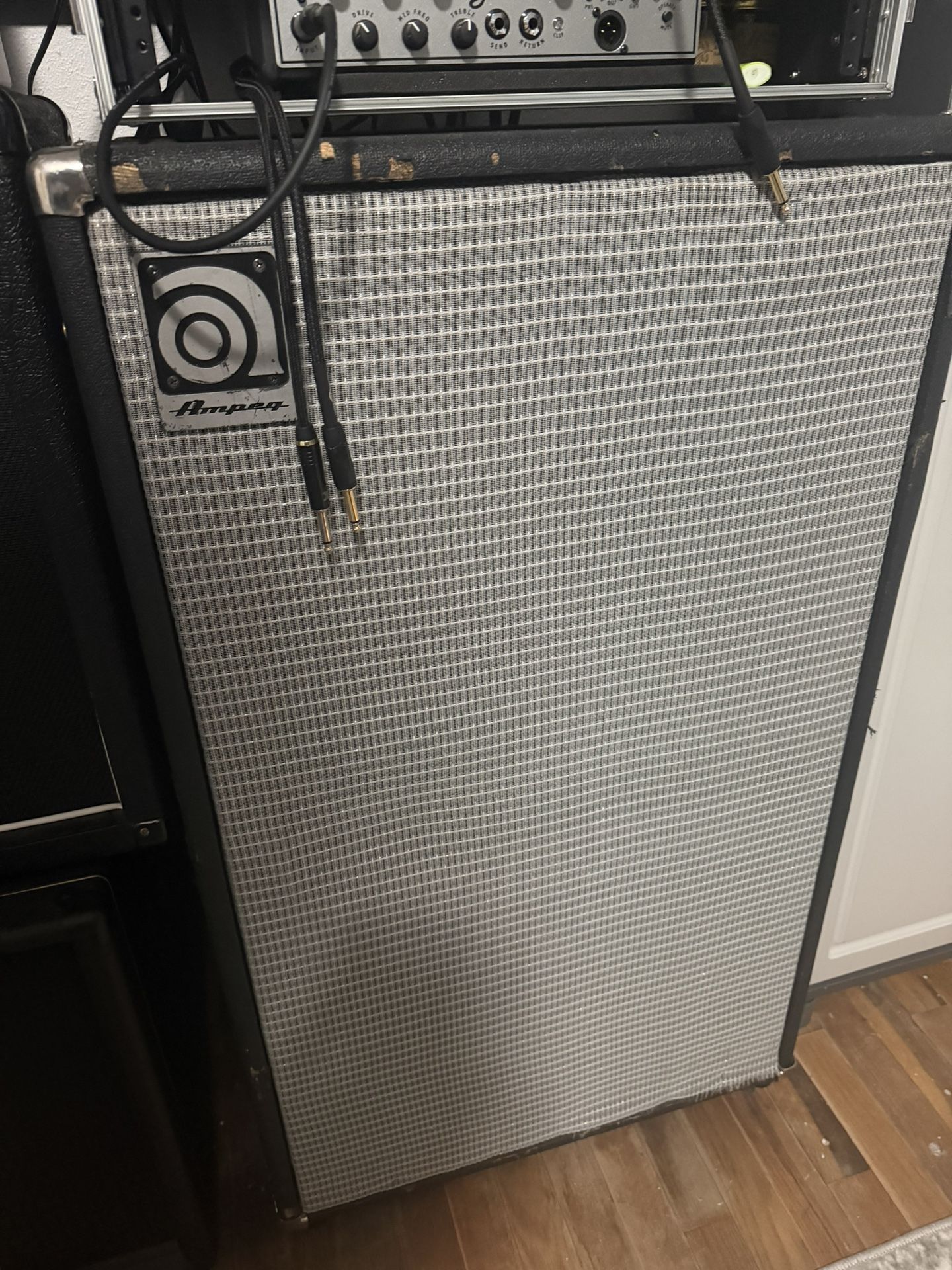Ampeg 6x10 Bass Cabinet