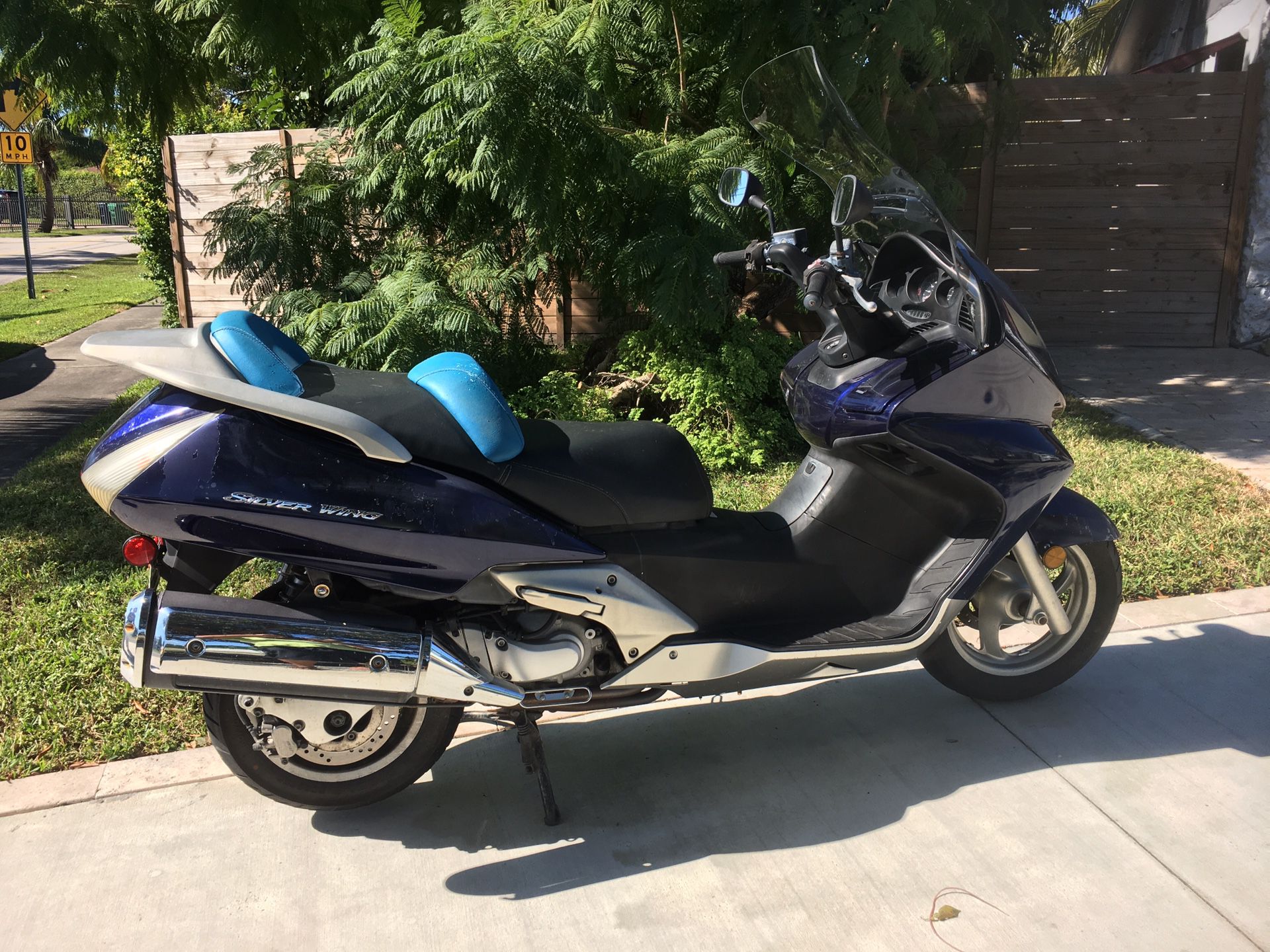 [HONDA SCOOTER SALE] MUST SEE!!! 2006 Honda SilverWing (ONLY 12,000 Miles)