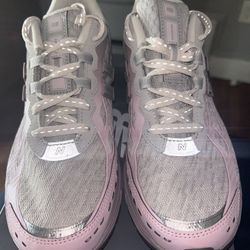 Women’s New Balances Sz 9.5 Just Tried On 