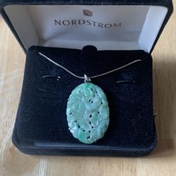Beautiful Jade Pendant Necklace