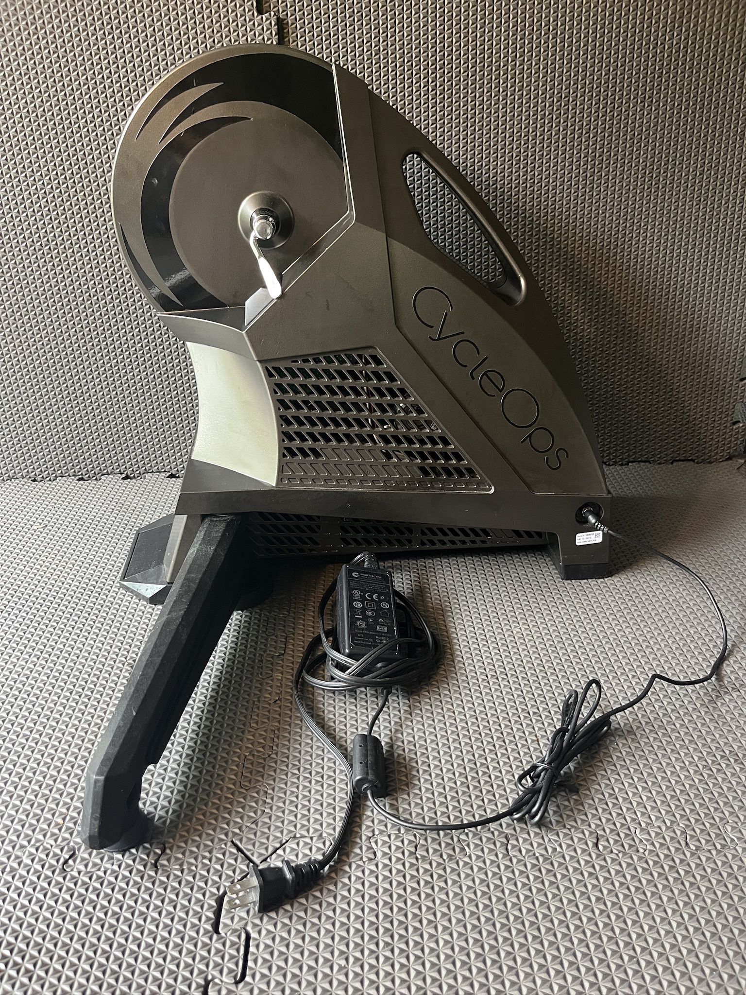 CycleOps H2 Smart Direct-Drive Indoor Bike Trainer