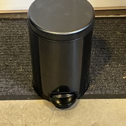 Small step open garbage trash bin