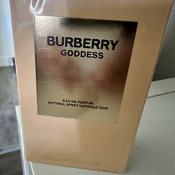Burberry Gooddes Perfum Women 