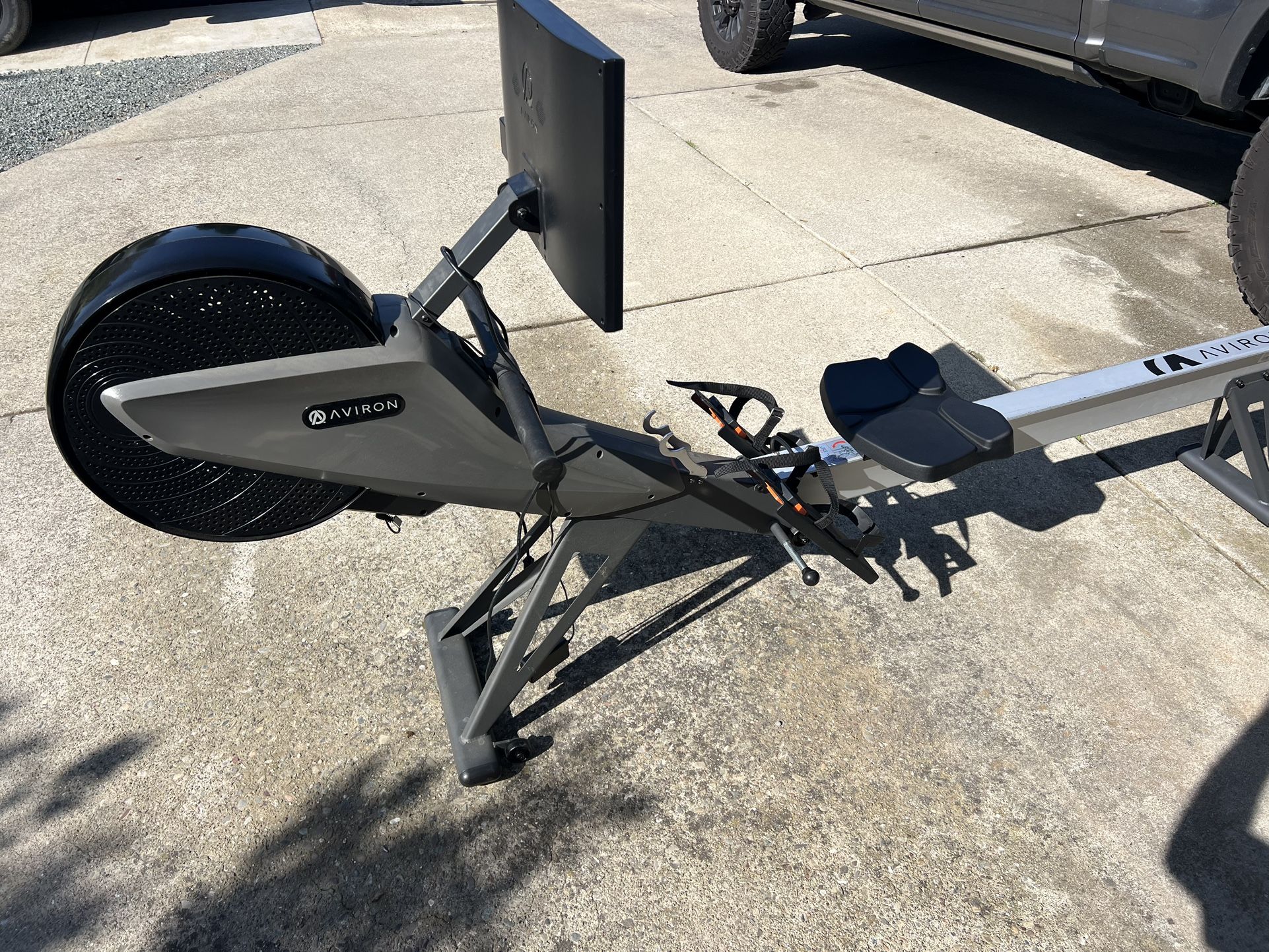 *** Avriron Rowing Machine ***