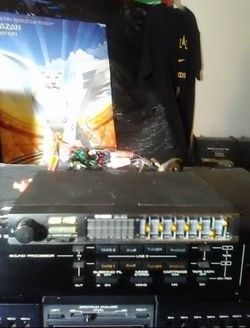 Old school 90s Majestic EQ with spectrum analyzer. Has sub bass control (80/150hz switch). Practically NEW. 7 band EQ. Majestic MPA 8800
