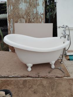 Claw foot tub