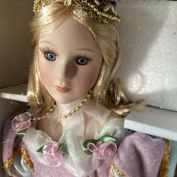 Vintage Heritage Signature Collection Doll FAIRY TALE PRINCESS 18" #12359 porcelain 