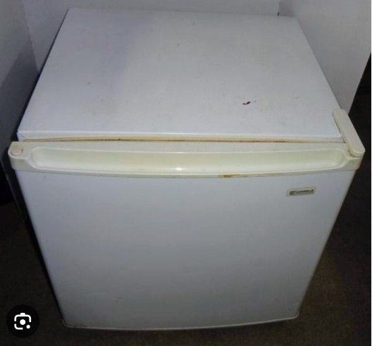 Kenmore Mini Fridge