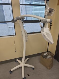 2012 Zoom Whitening Lamp