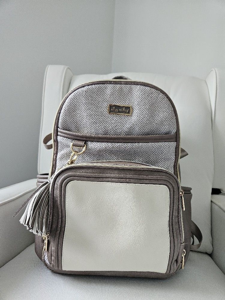 Pañalera mochila elegante y funcional