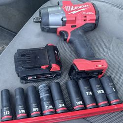 Milwaukee High Torque Impact With Battery And Sockets