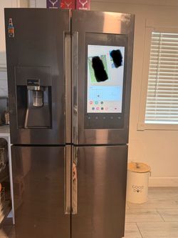 Samsung Family Hub 4-Door French Door Refrigerator
