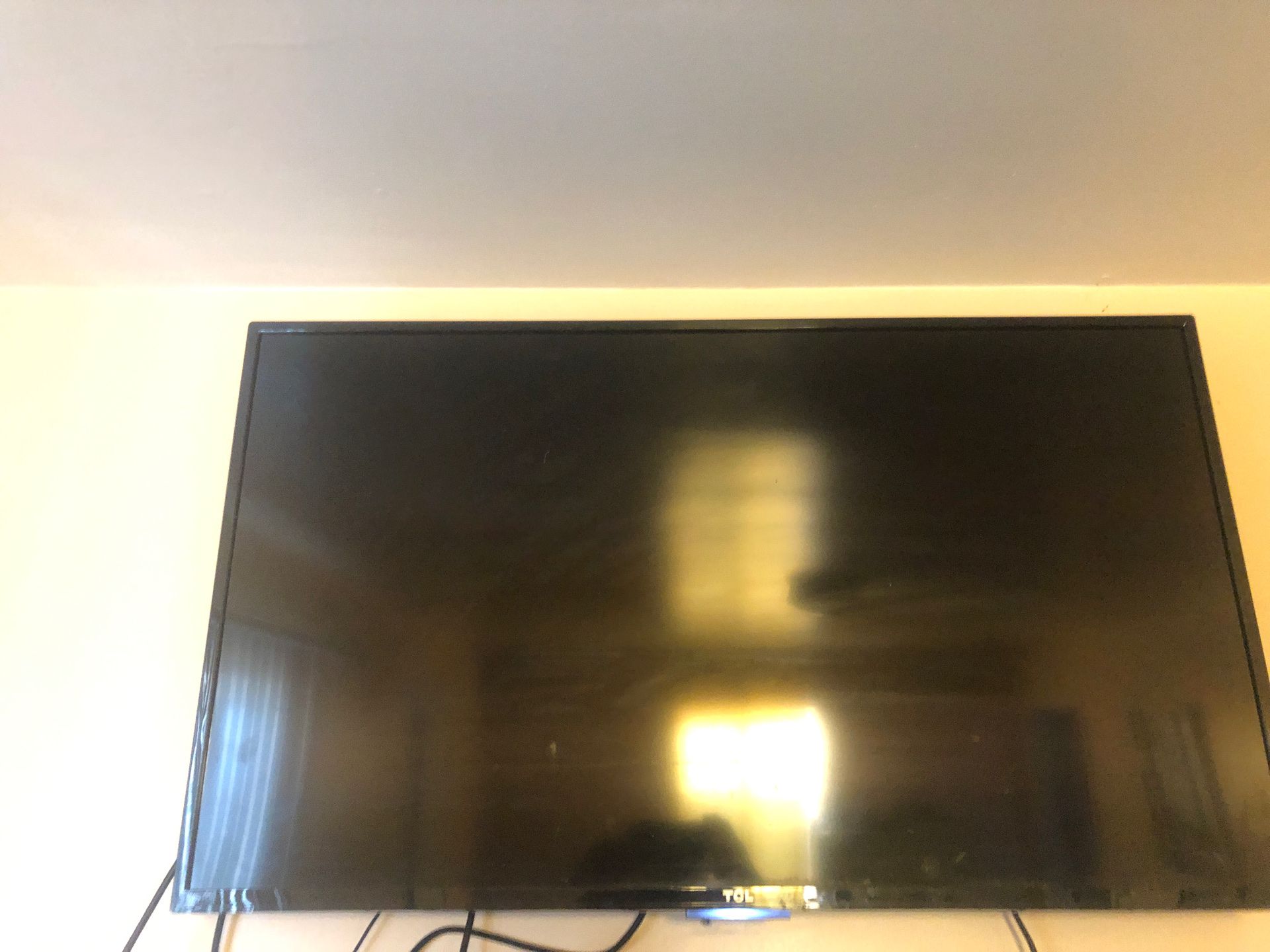 Tv tCl 32 inch not smart tv in good condition 150 $