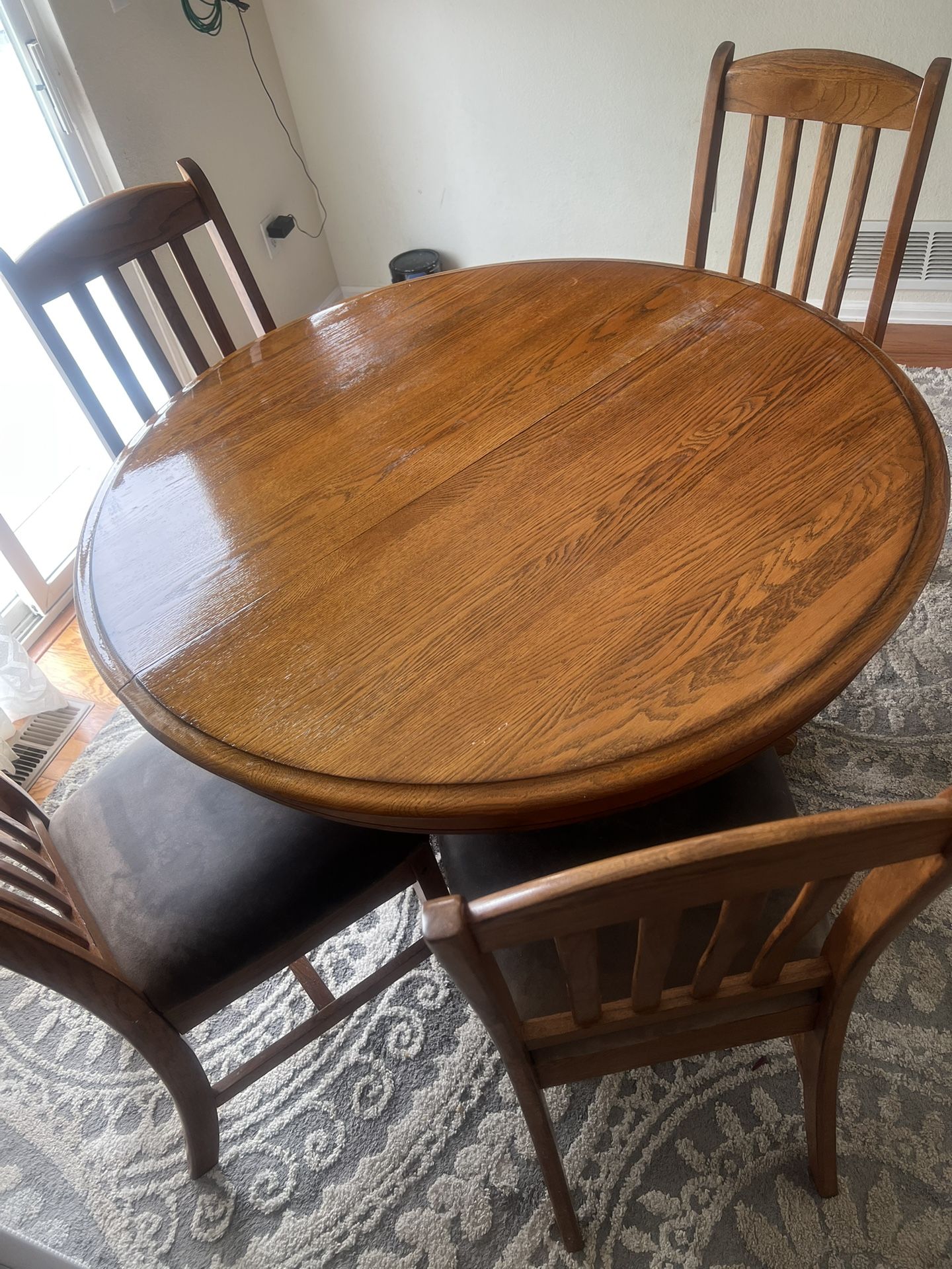 Soil Wood Table With 4 Chairs