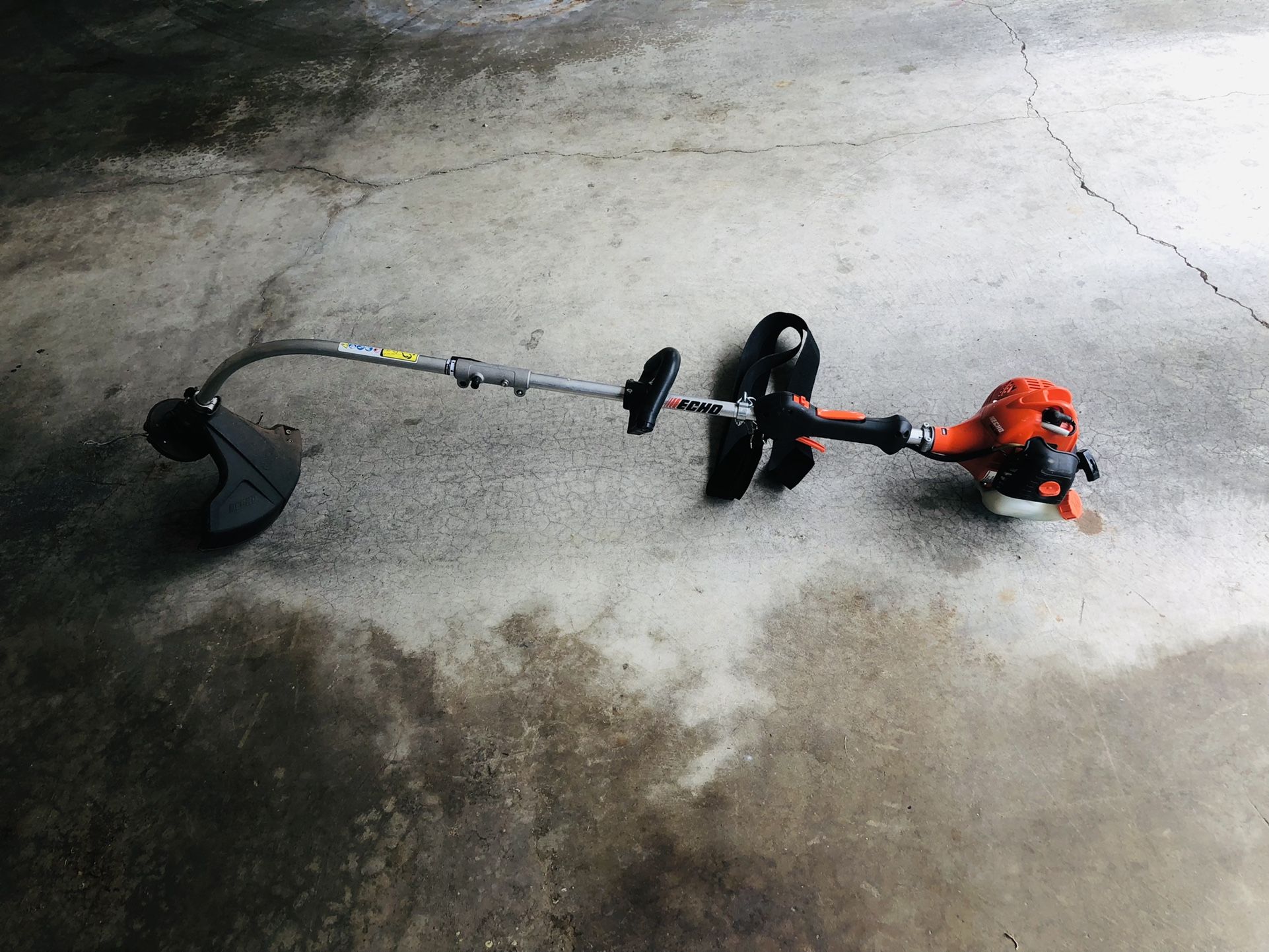 Craftsman CMXGTAMD30SA 30cc 4Cycle 17Inch Straight Shaft Gas Powered