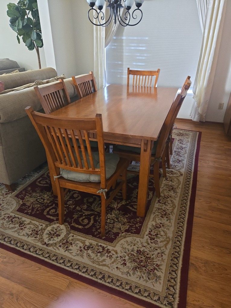 Table And Dining Room Dresser