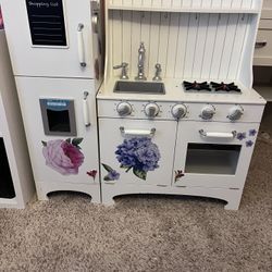 Play Kitchen 