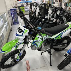 Apollo RFZ 125CC Dirt Bike New! Finance For $150 Down Payment!!