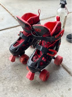 Kids roller skate shoes