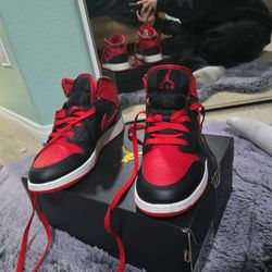 AIR Jordan 1 Mid 