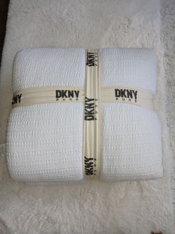 Dkny 3 Piece King Comforter set