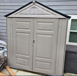 Rubbermaid 7x4 Vinyl Plastic Resin Outdoor Storage Shed