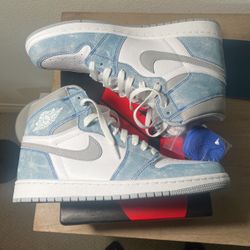 Jordan 1 High Retro Hyper Royal Size 9.5