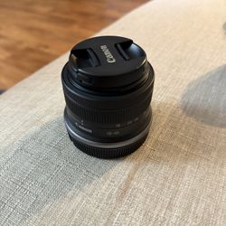 Canon RF 18-45mm zoom lens