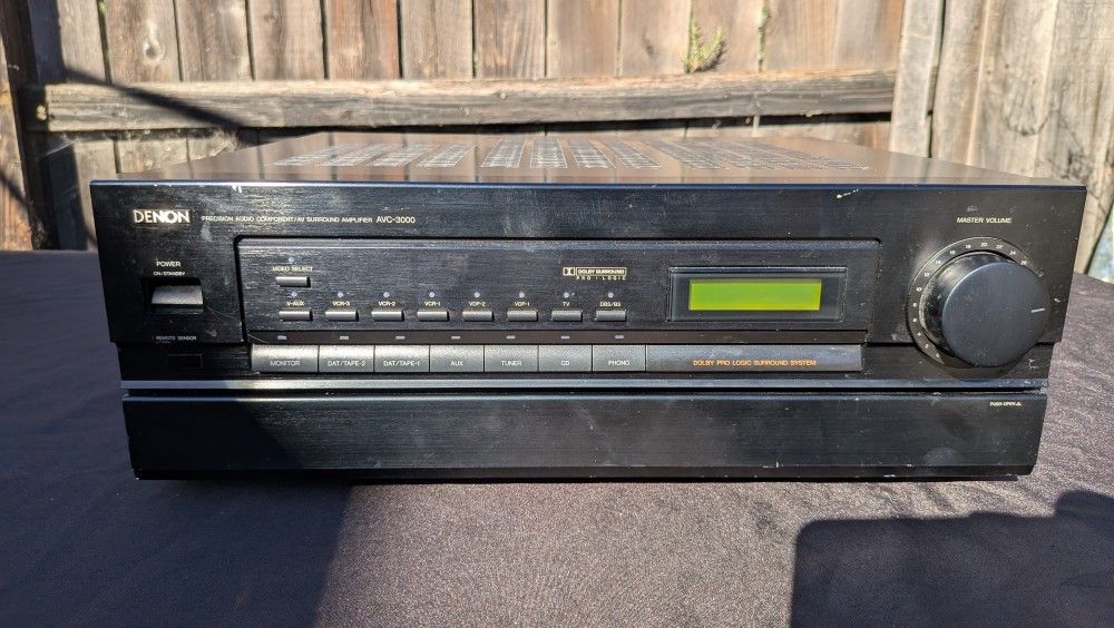 Denon AVC-3000 Surround Amplifier (Vintage – For Repair / Power Button Stuck)