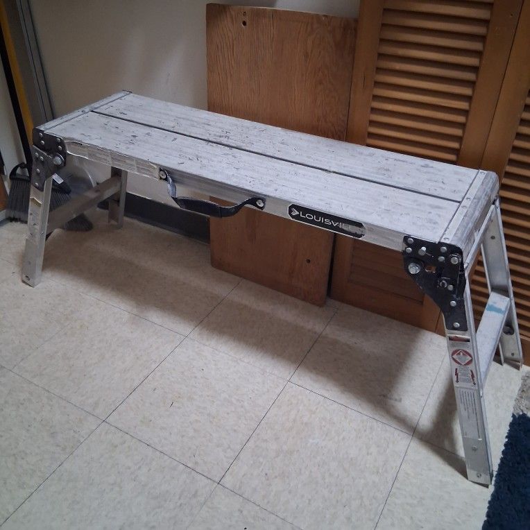 Louisville Ladder Portable Folable Work Bench/ Platform 225lbs Capacity