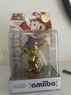 Gold Mario Amiibo 