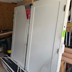 Double door shaker