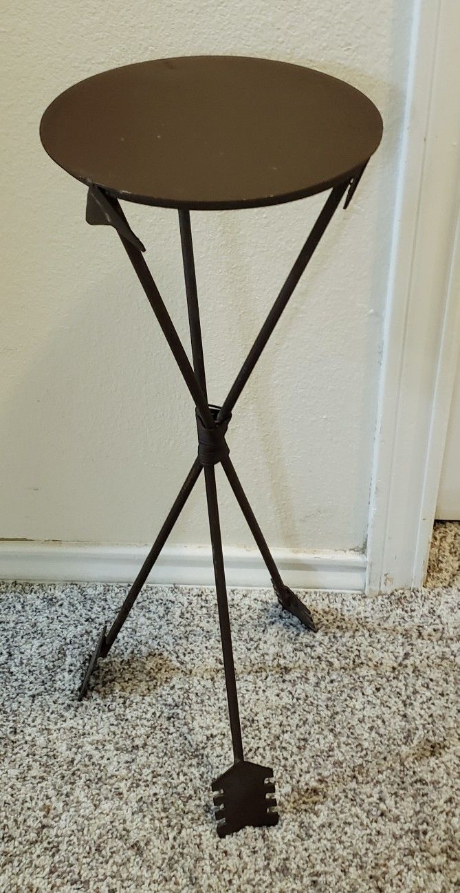Antique Solid Cast Iron Arrow Plant Stand 8in Diameter 22in Height
