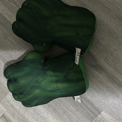 2008 Hasbro Marvel Incredible Hulk Smash Hands Fists Gloves
