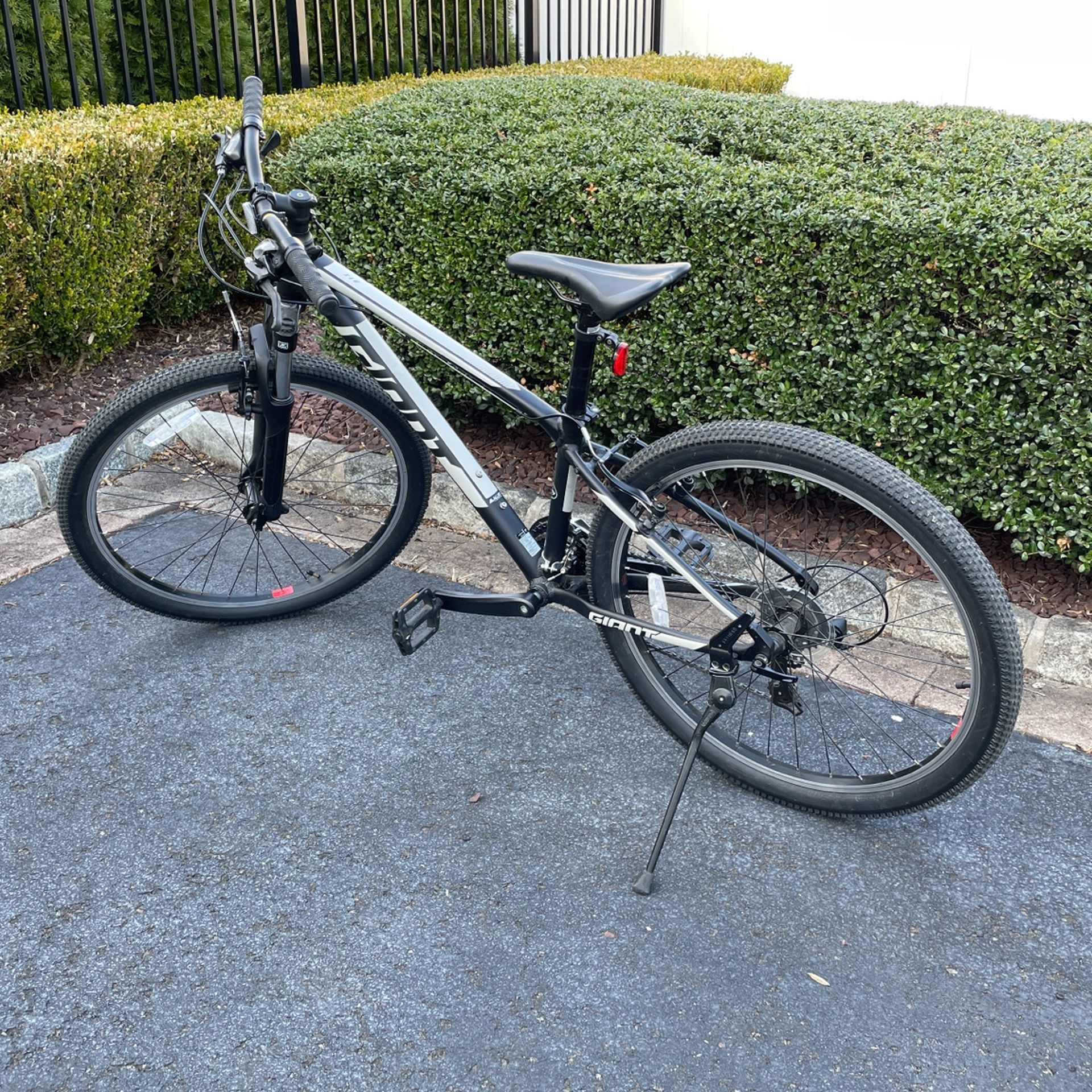 Giant ATX 26, XX-Small Black Bike