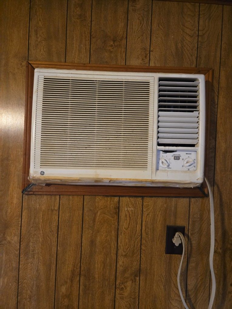 AC Unit (220 Plug Only)